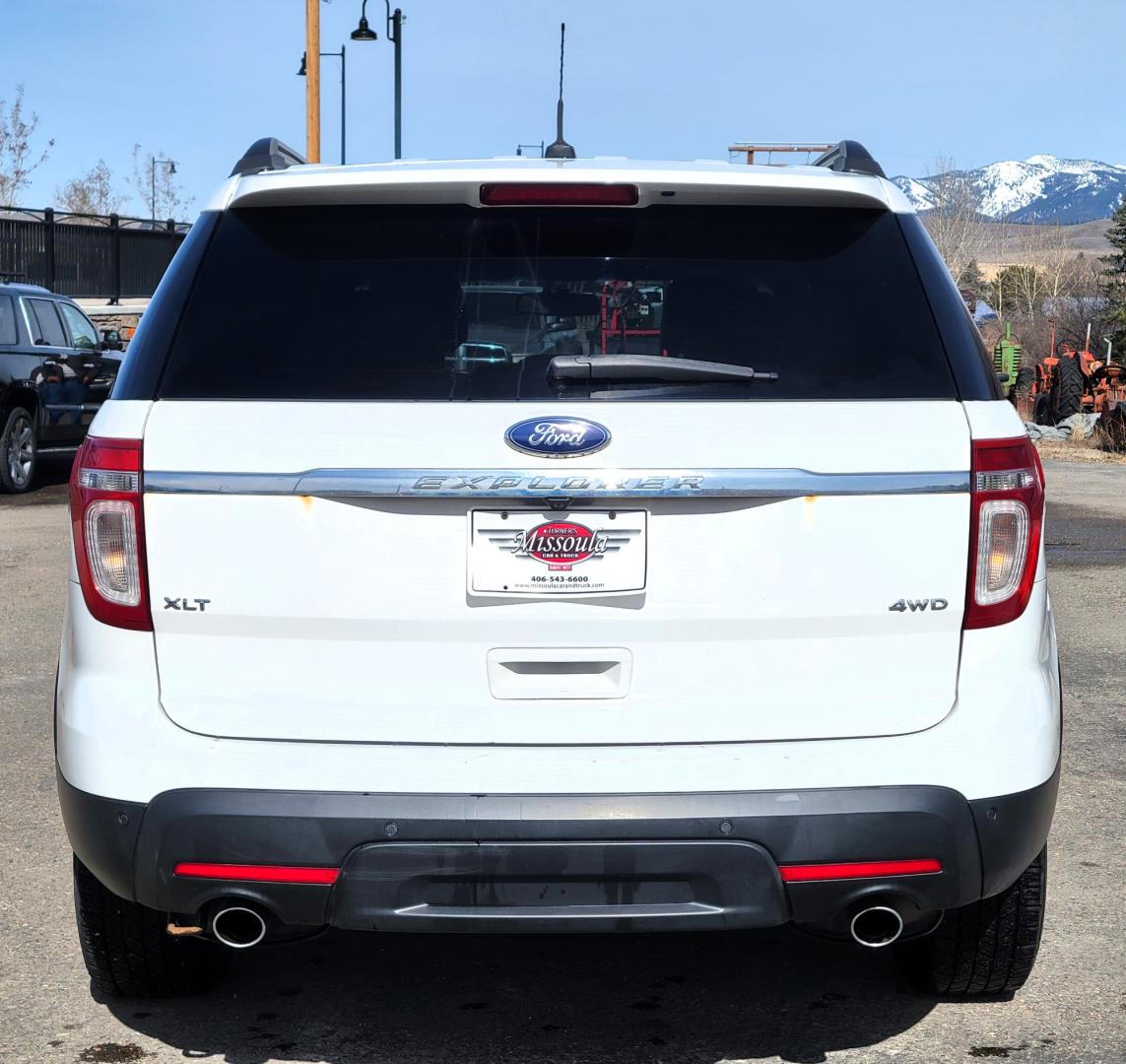 2013 White /Black Ford Explorer XLT (1FM5K8D81DG) with an 3.5L V6 engine, 6 Speed Auto transmission, located at 450 N Russell, Missoula, MT, 59801, (406) 543-6600, 46.874496, -114.017433 - Photo#6